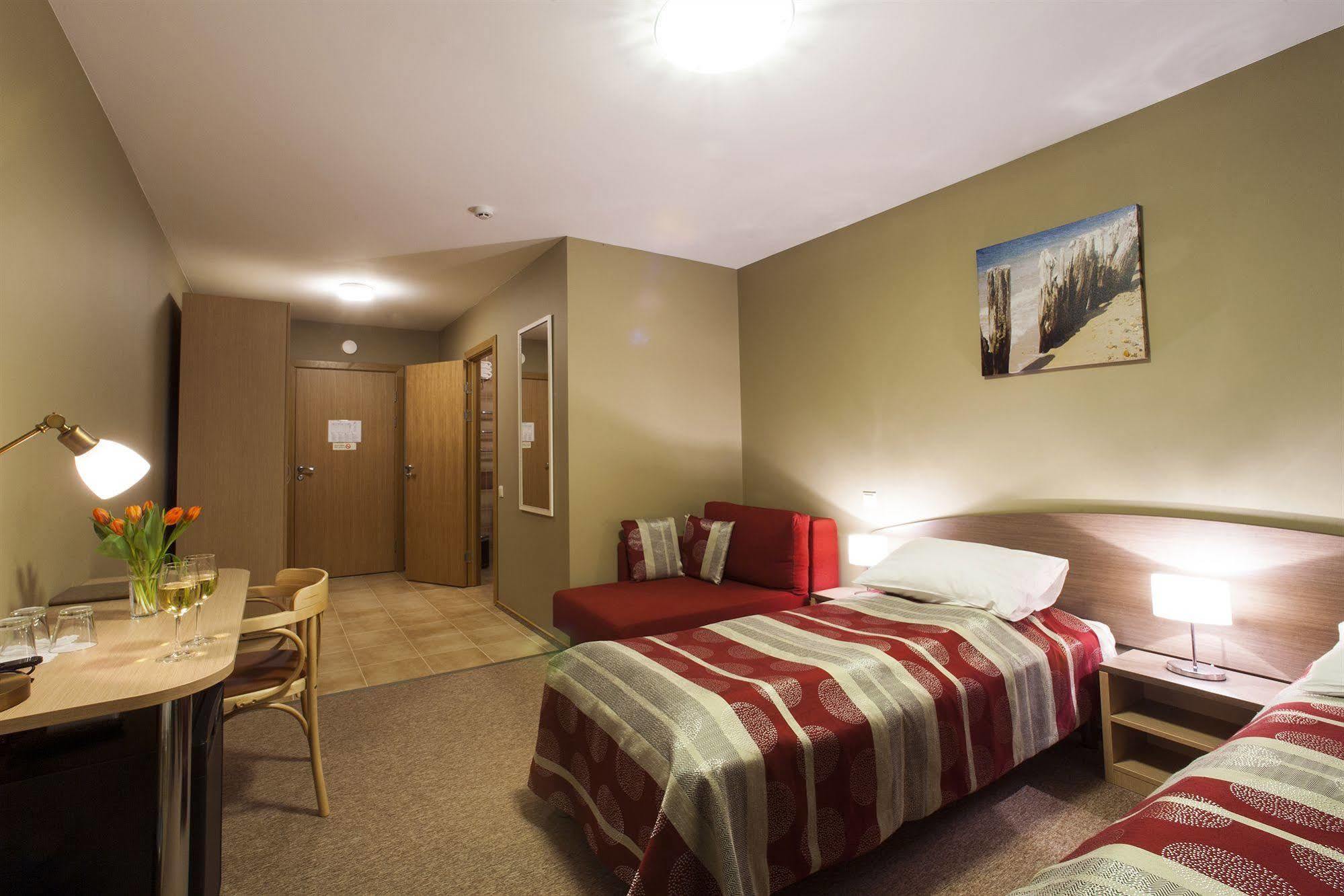 Dzintars Hotel Jūrkalne Buitenkant foto