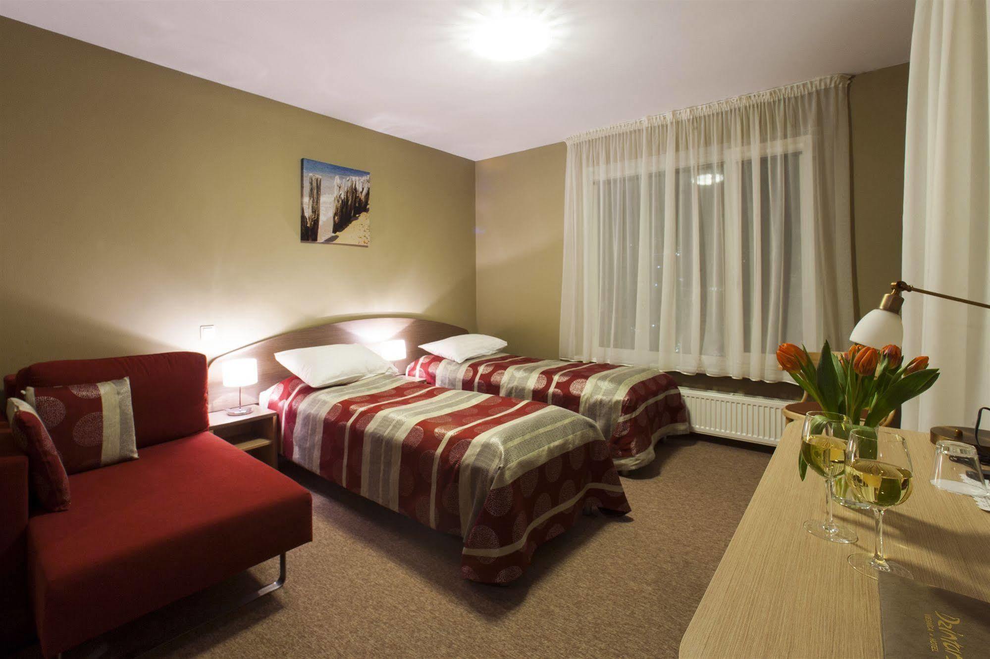 Dzintars Hotel Jūrkalne Buitenkant foto